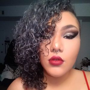 Meet your Posher, Amira